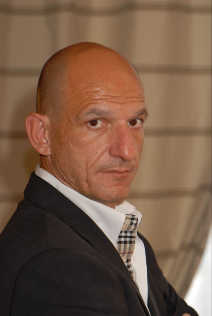 studio 020b (429x640)