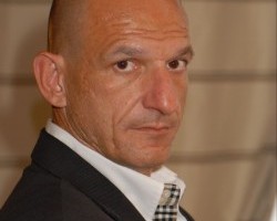 studio_020b_(429x640)